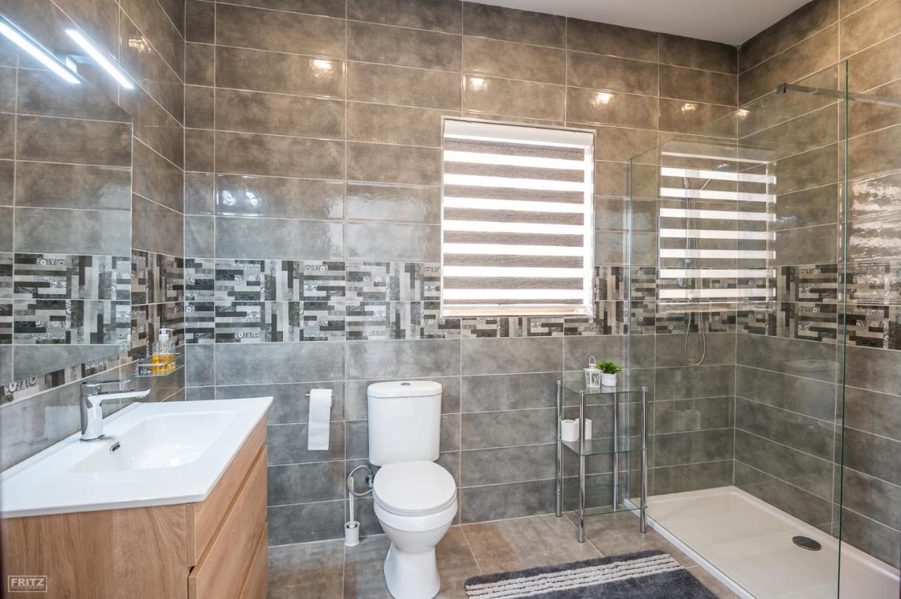 Close To Airport, Double Bedroom, Sofa-Bed, Private Bathroom For Adults And Children Aged 10 And Over Only Gudja Экстерьер фото